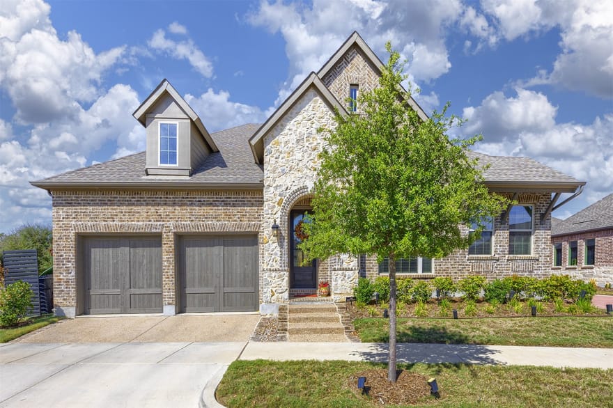 2055 Spotted Fawn Drive, Arlington, Texas