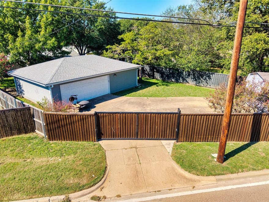 4165 Carolyn Road, Fort Worth, Texas
