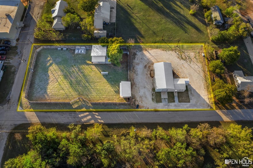 305 N Sycamore, Archer City, Texas