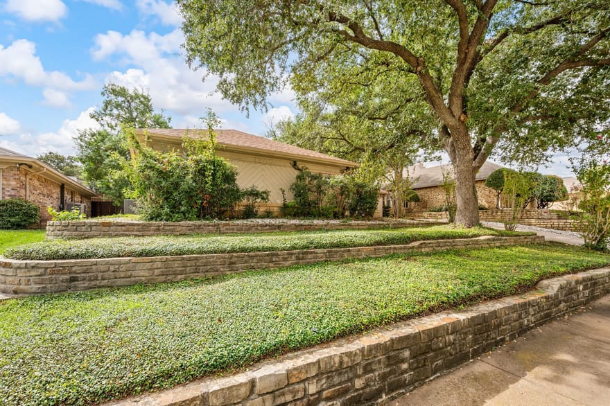 1700 Saxon Drive, Bedford, Texas