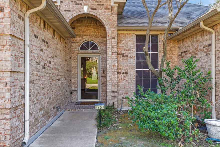 5767 Skinner Way, Grand Prairie, Texas