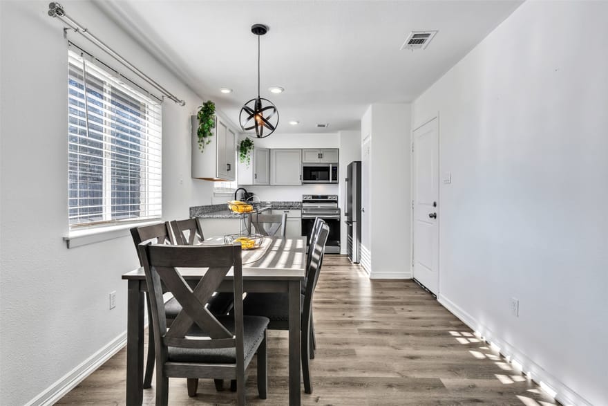 529 NW Ann Lois Lane, Burleson, Texas