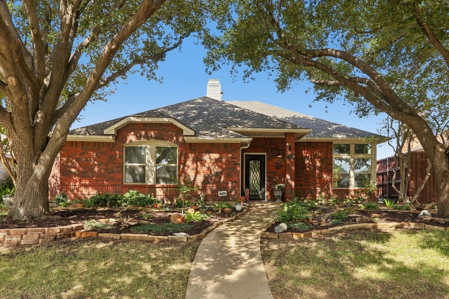 2031 Greenstone Trail, Carrollton, Texas