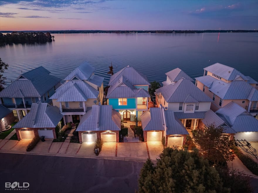 5860 S Lakeshore Drive, Shreveport, Louisiana