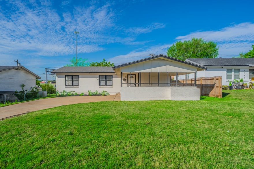 4147 Huckleberry Circle, Dallas, Texas