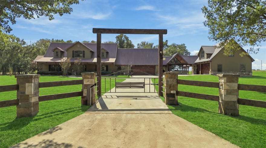 465 County Road 1070, Talco, Texas