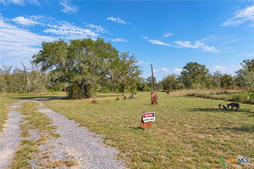 3954 S Fm 108, Smiley, Texas