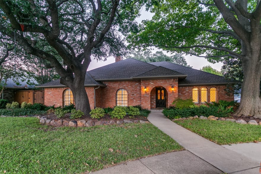 2404 Monmouth Court, Plano, Texas
