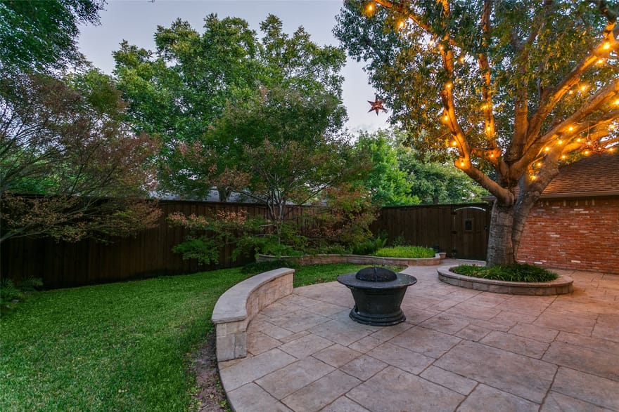 2404 Monmouth Court, Plano, Texas
