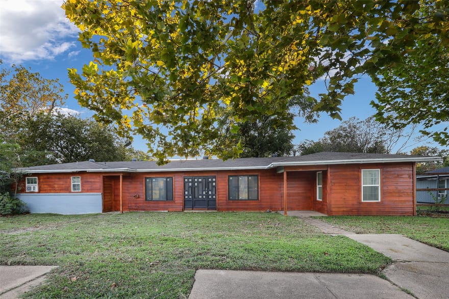 17 Macarthur Drive, Denison, Texas