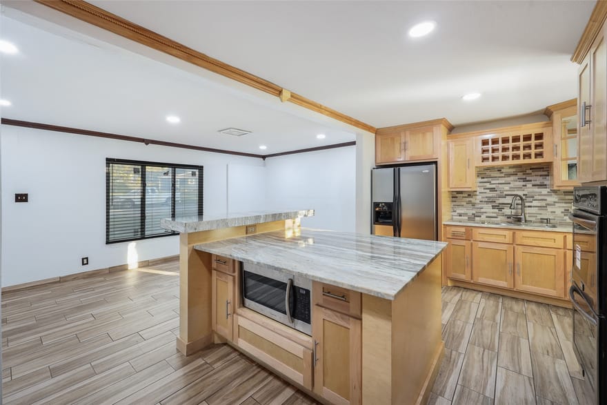 17 Macarthur Drive, Denison, Texas