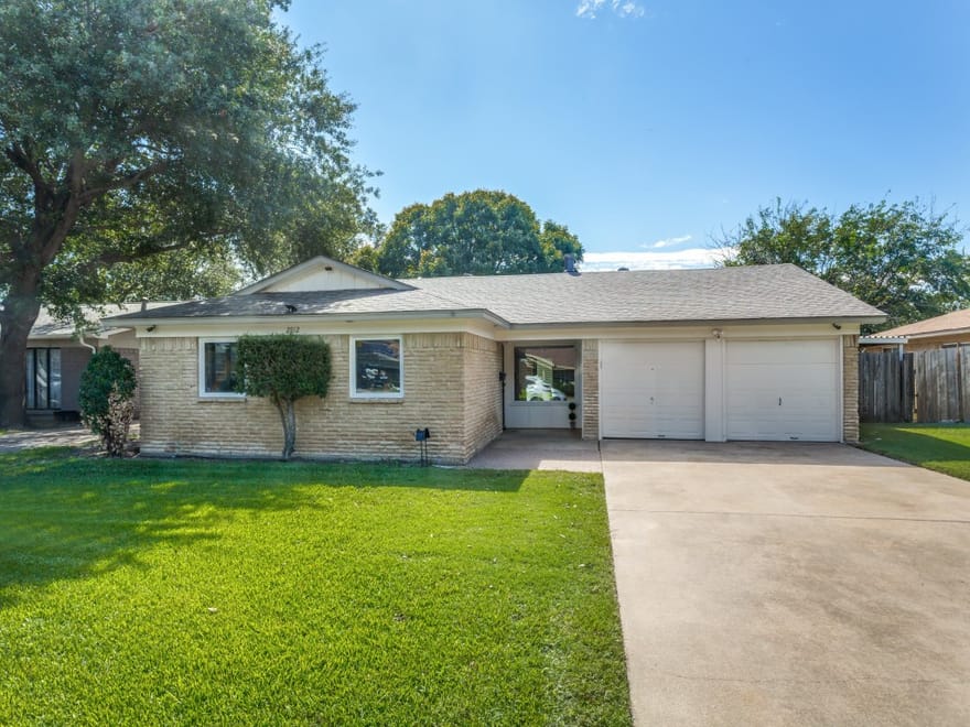 2912 Linden Lea, Irving, Texas