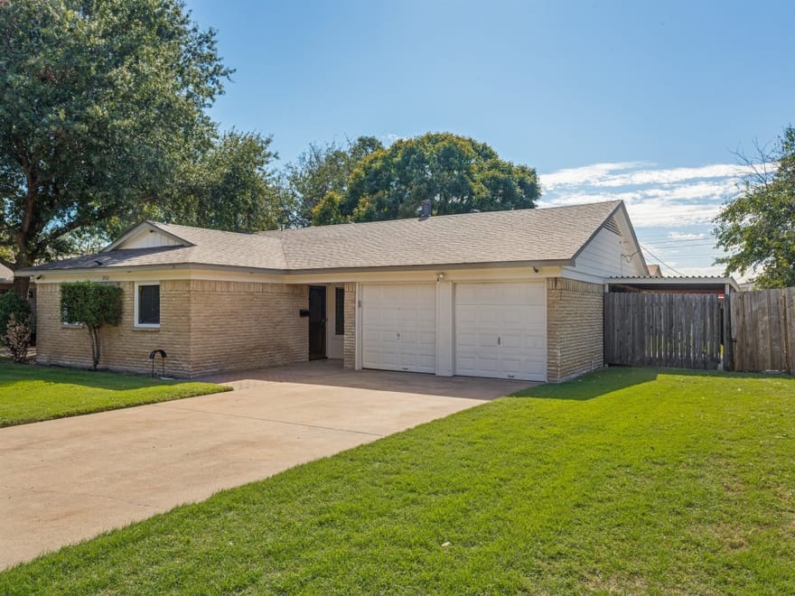 2912 Linden Lea, Irving, Texas