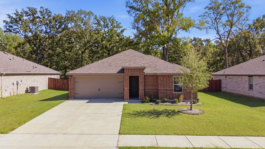 1006 River Oaks Lane, Chandler, Texas
