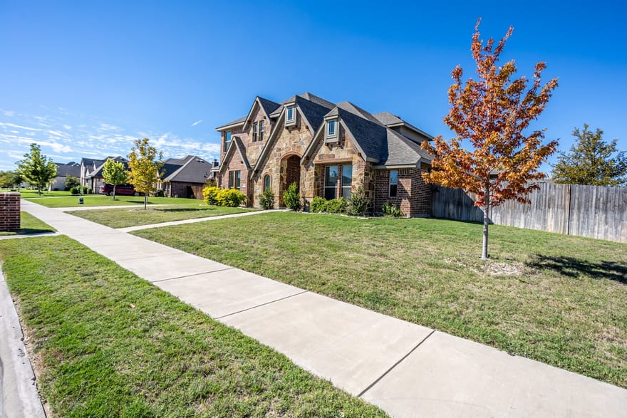 4613 Wildflower Way, Midlothian, Texas