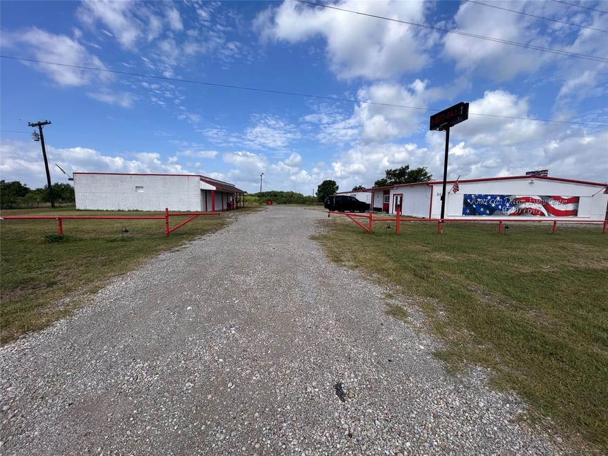8440 E Highway 175, Kemp, Texas