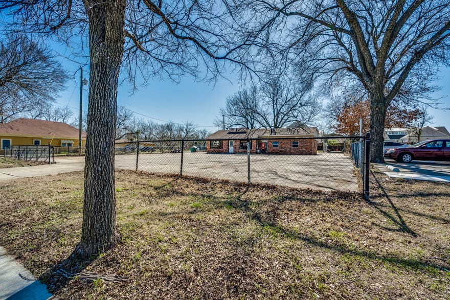 402 W Belt Line Road, Cedar Hill, Texas