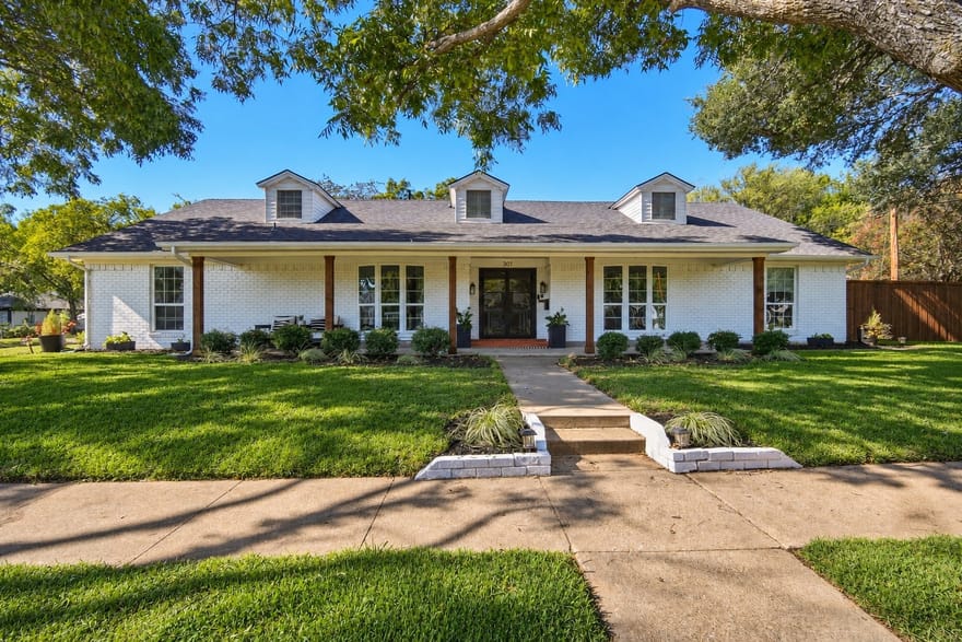 301 N Preston Street, Ennis, Texas