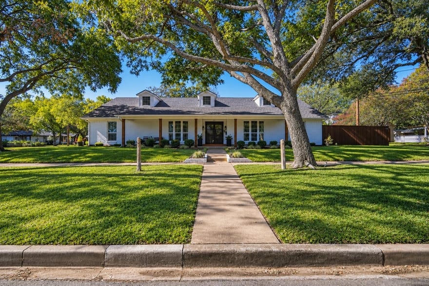 301 N Preston Street, Ennis, Texas