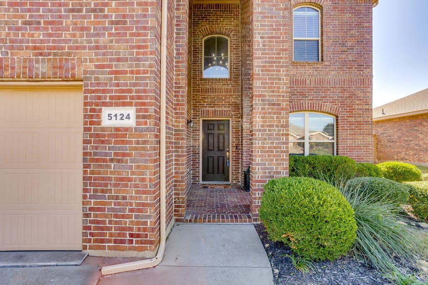 5124 Meadow Lane, Krum, Texas
