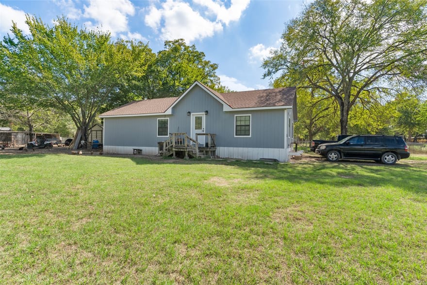 1219 Green Tree Acres Road, Kemp, Texas