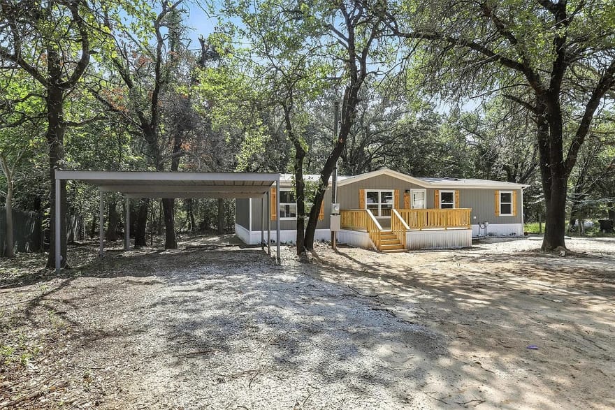 131 Kelly Court, Azle, Texas