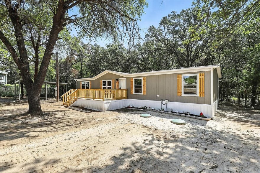 131 Kelly Court, Azle, Texas