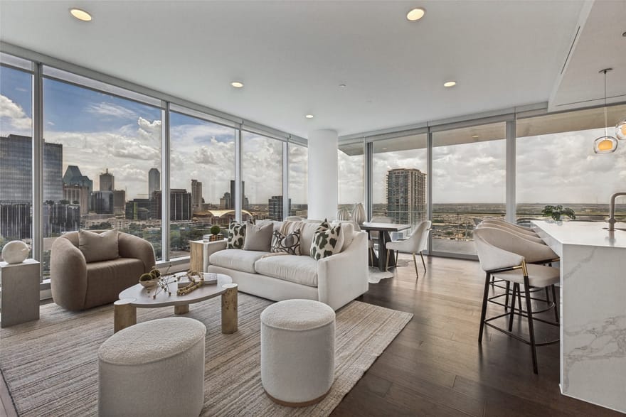 3130 N Harwood Street, Dallas, Texas