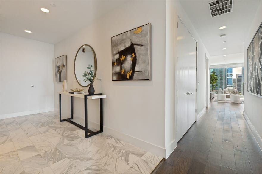 3130 N Harwood Street, Dallas, Texas