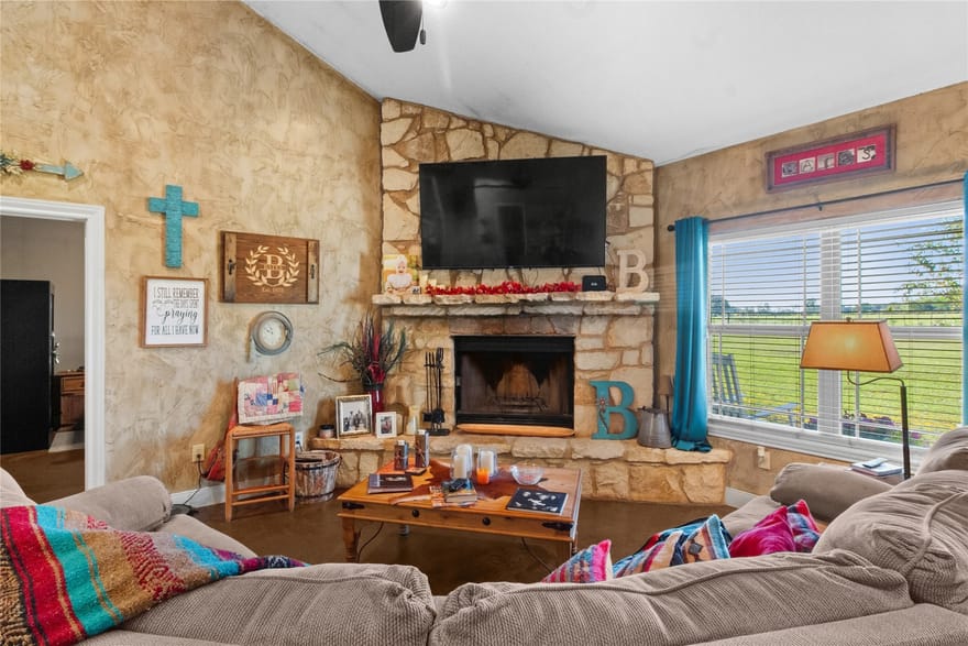 213 North Line Road, Teague, Texas