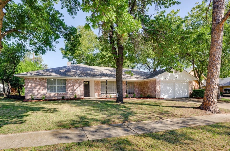 1727 Park Hill Drive, Arlington, Texas