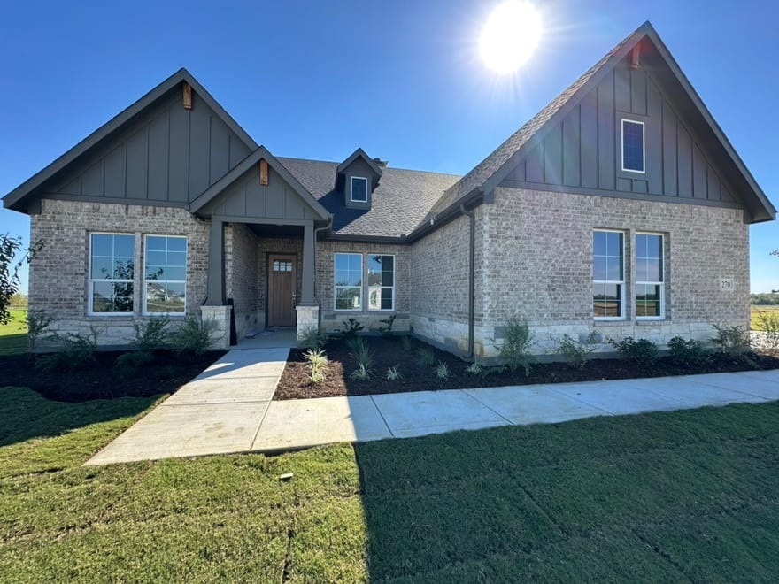 270 Horizon Road, Valley View, Texas