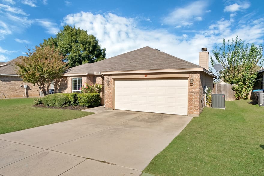 660 Rosario Lane, Fort Worth, Texas