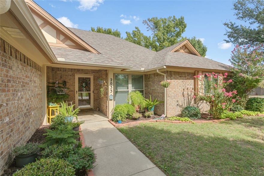 2033 Brightwood Drive, Bedford, Texas