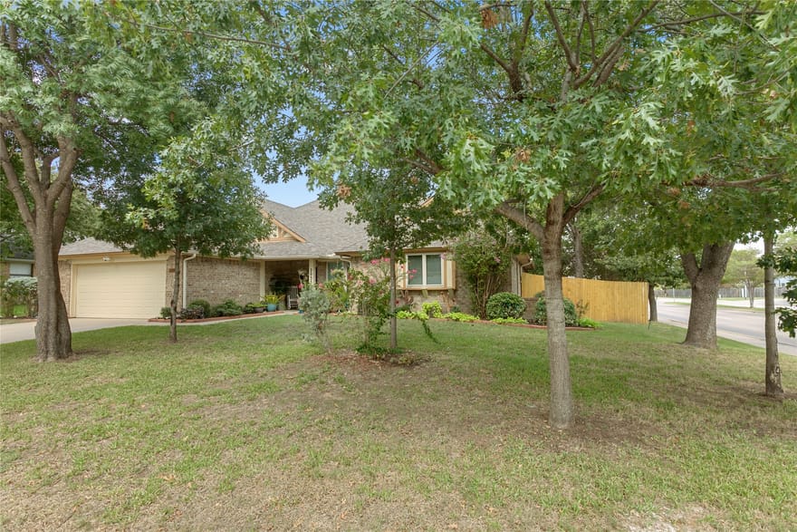 2033 Brightwood Drive, Bedford, Texas