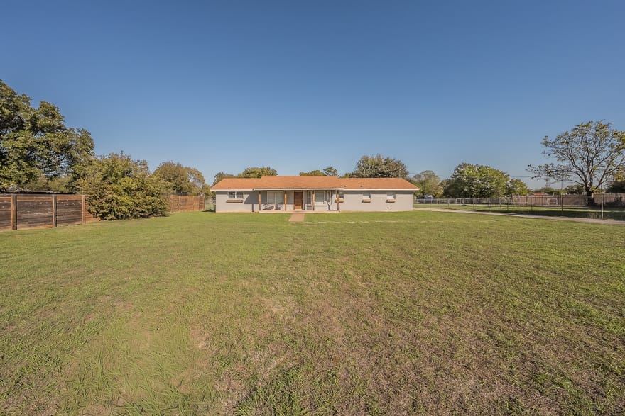 729 Silver Creek Azle Road, Azle, Texas