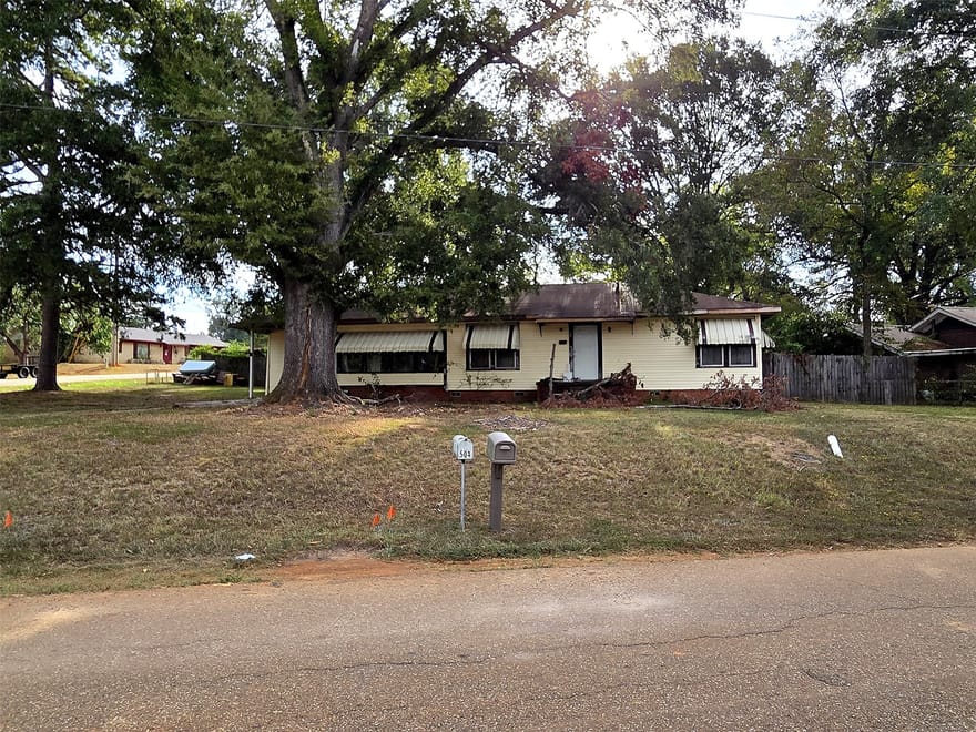 501 Jefferson Place, Atlanta, Texas