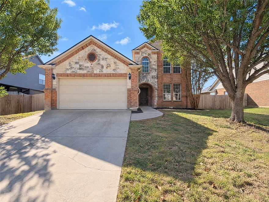 1476 Park Crest Drive, Crowley, Texas