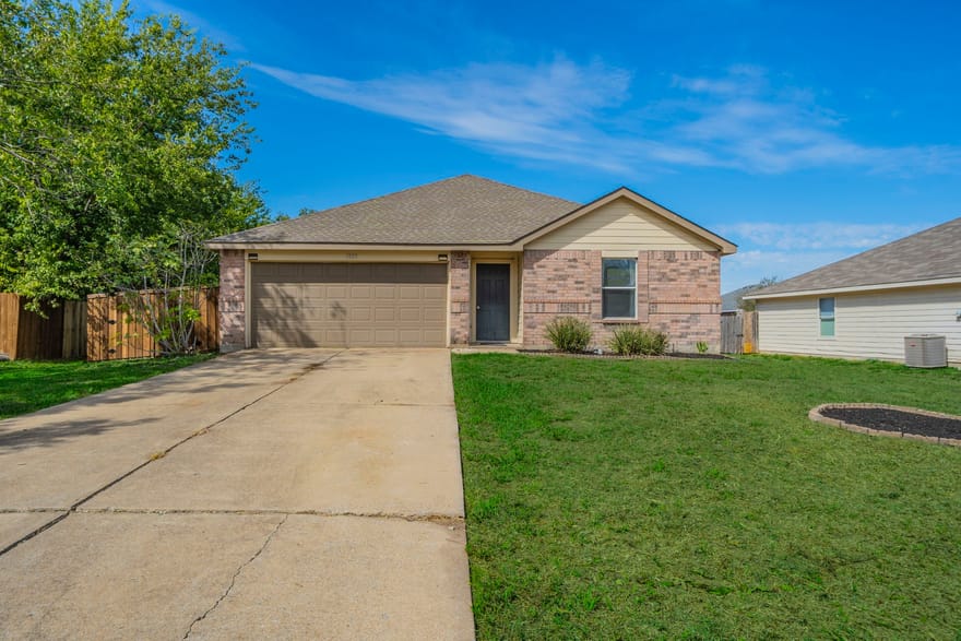 1803 Brookwood Drive, Terrell, Texas