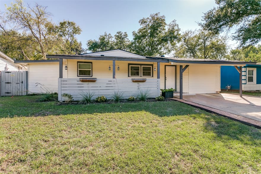 1306 E Lovers Lane, Arlington, Texas