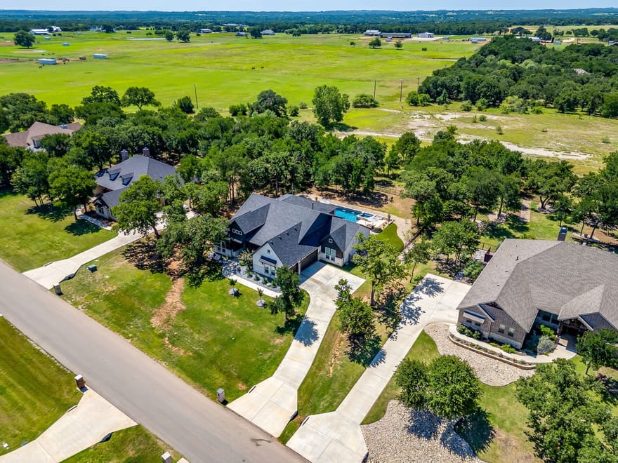 673 S Sugartree Drive, Lipan, Texas