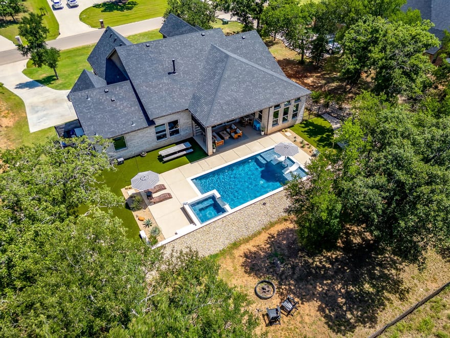 673 S Sugartree Drive, Lipan, Texas