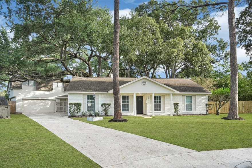 2011 Silverpines Road, Houston, Texas