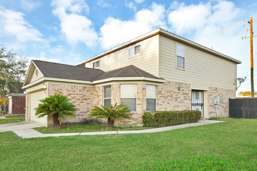 1102 Fairlane Square, Channelview, Texas