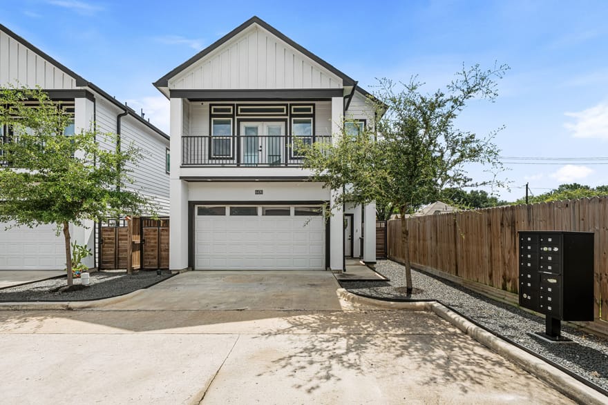 6476 T C Jester Boulevard, Houston, Texas