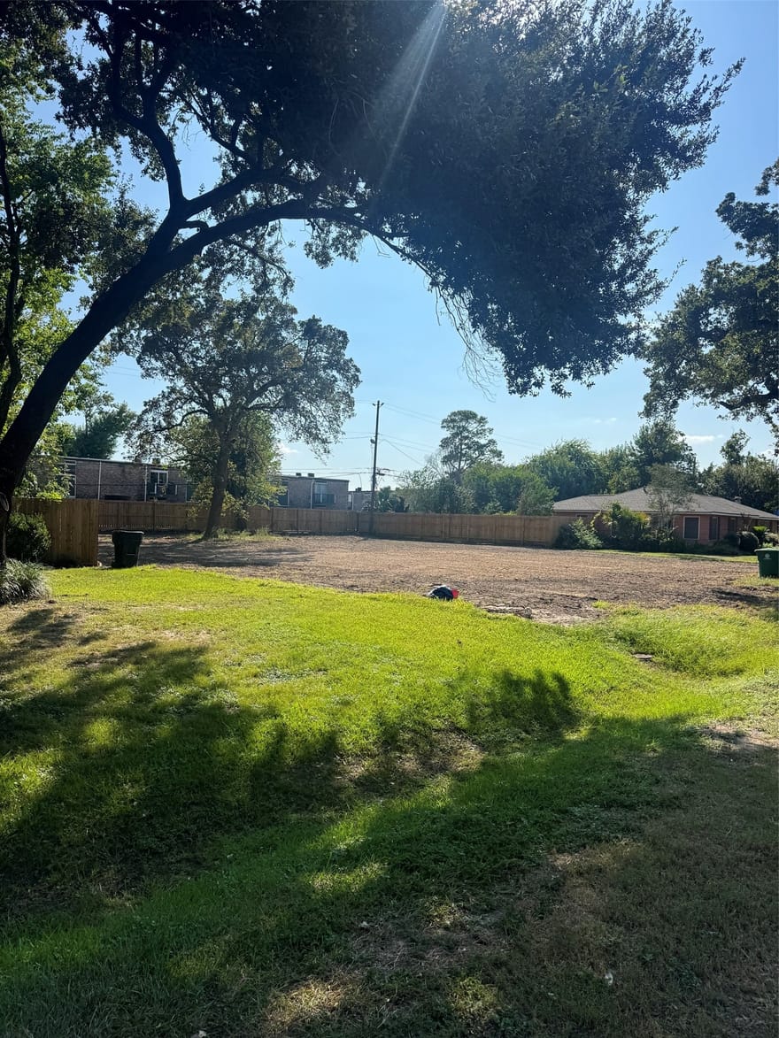9341 Rosstown Way, Houston, Texas