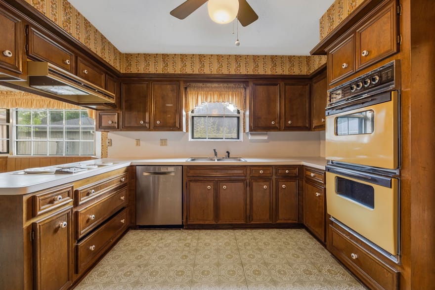 2211 Deer Springs Drive, Houston, Texas