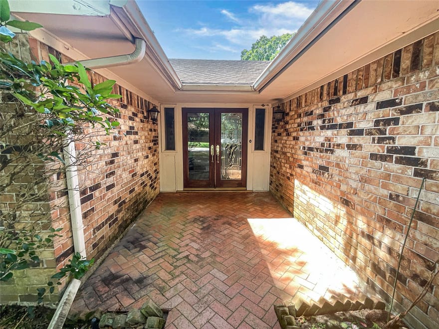 19527 Lockridge Drive, Spring, Texas