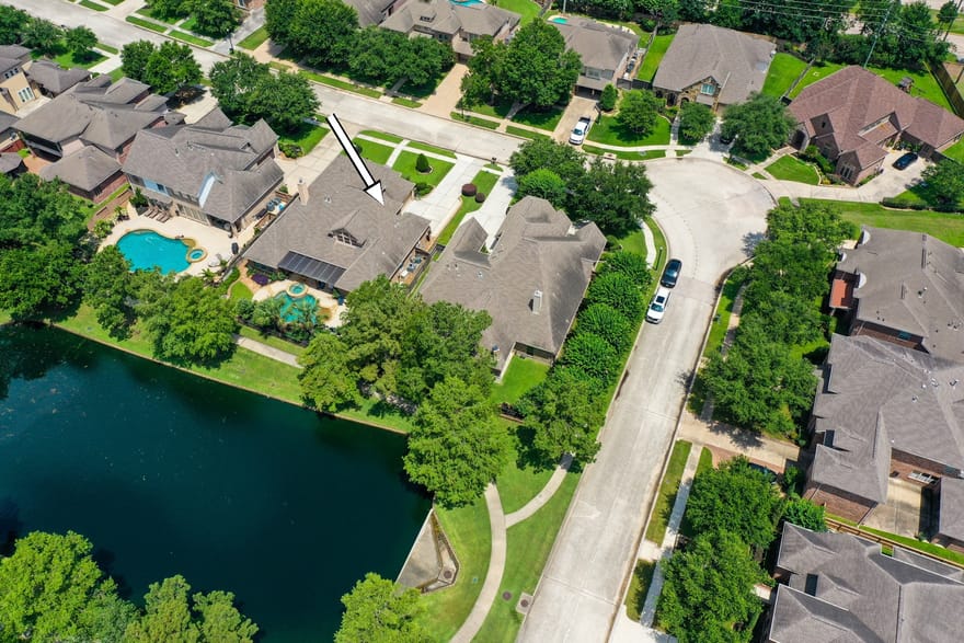 2407 Hendricks Lakes Drive, Spring, Texas
