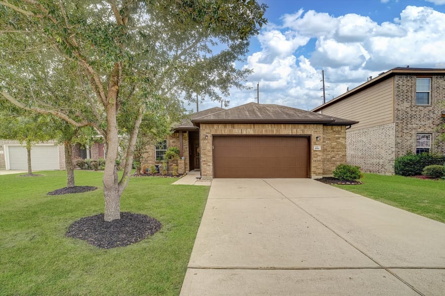 4914 Seaside Sparrow Lane, Baytown, Texas